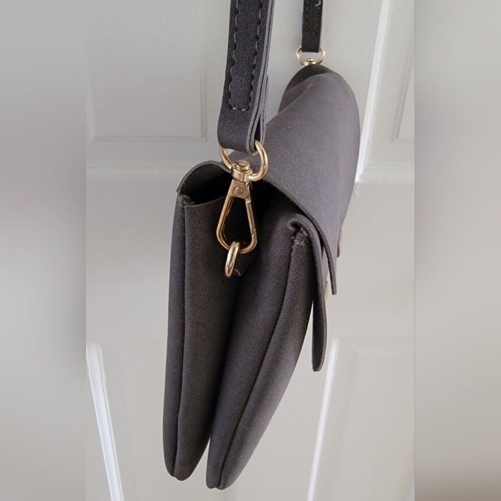 Sleek Gray Crossbody Bag - Picture 14 of 15